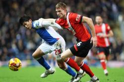 开云体育在线-考文垂主场0-2不敌德比郡，保级欲望遭打击