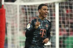 开云体育中国-关于美因茨队员演绎帽子戏法，一人独中三元的信息