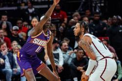 开云体育中国-包含火箭队主场战胜太阳，赢下激动人心的比赛的词条