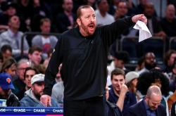 开云下载-包含尼克斯险胜凯尔特人B队，布拉德利惊艳世界的词条