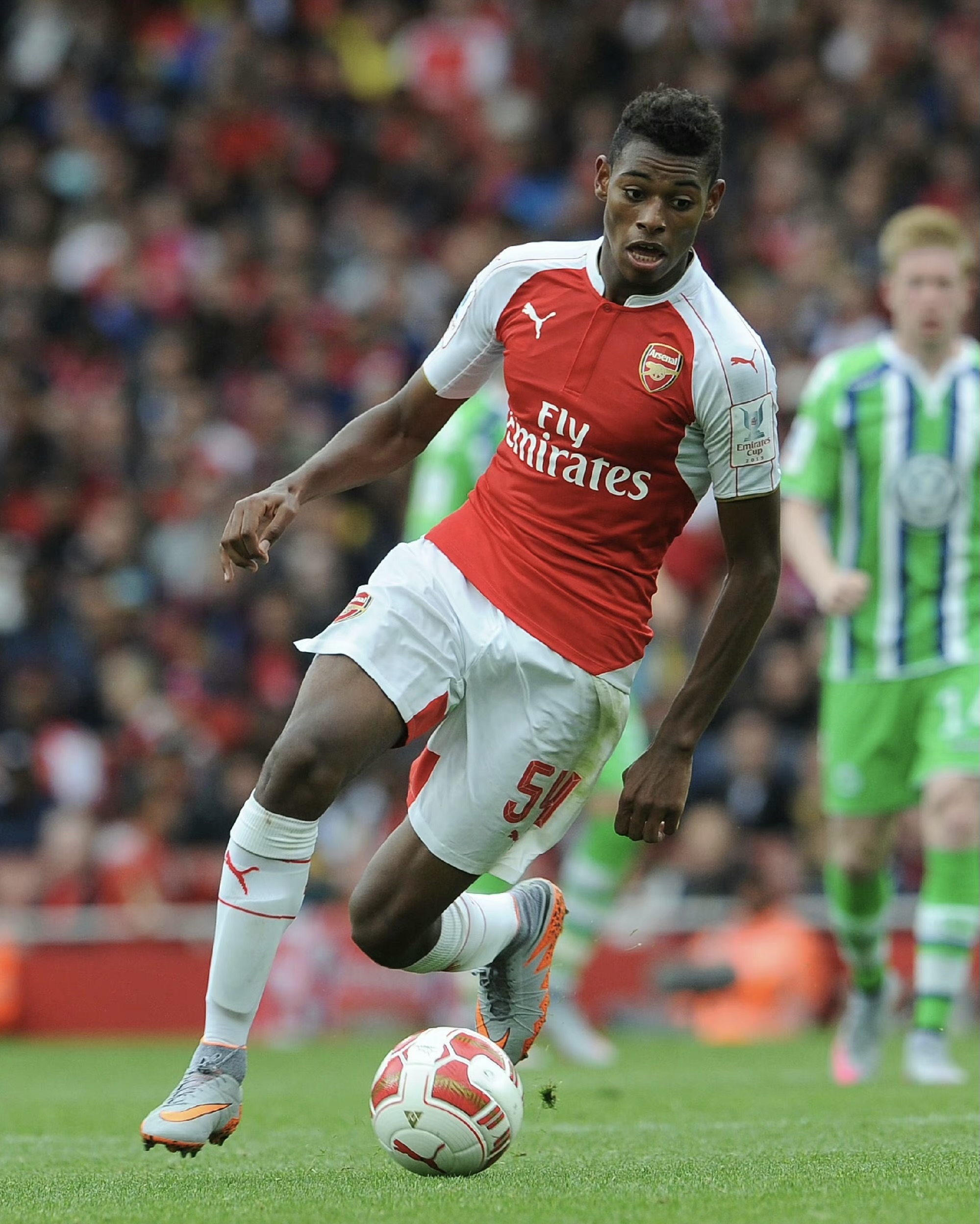 阿联酋足球联赛涌现新人扛起责任