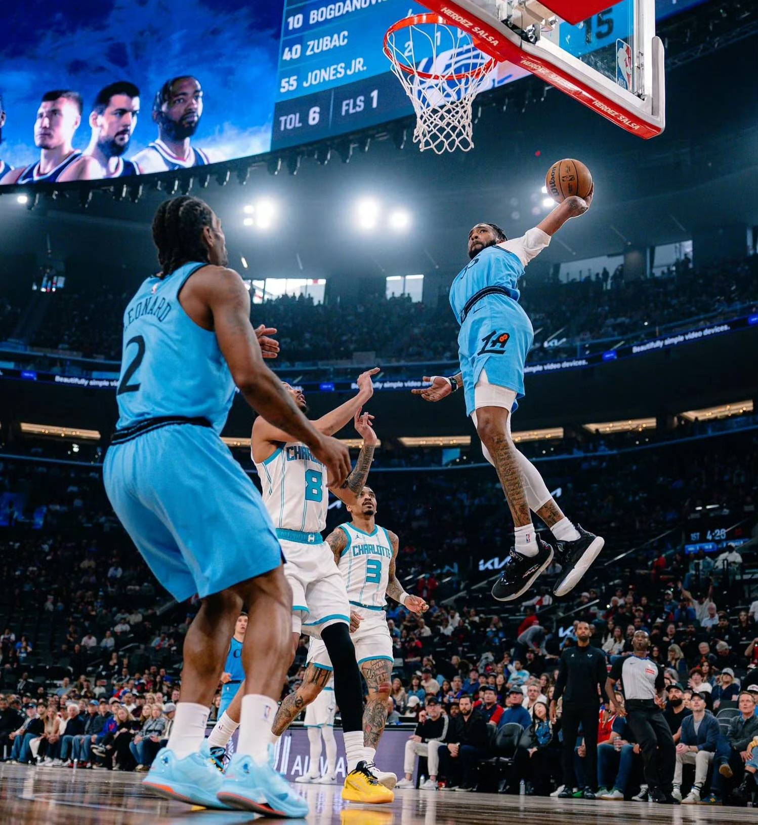 快船大胜马刺取得五连胜